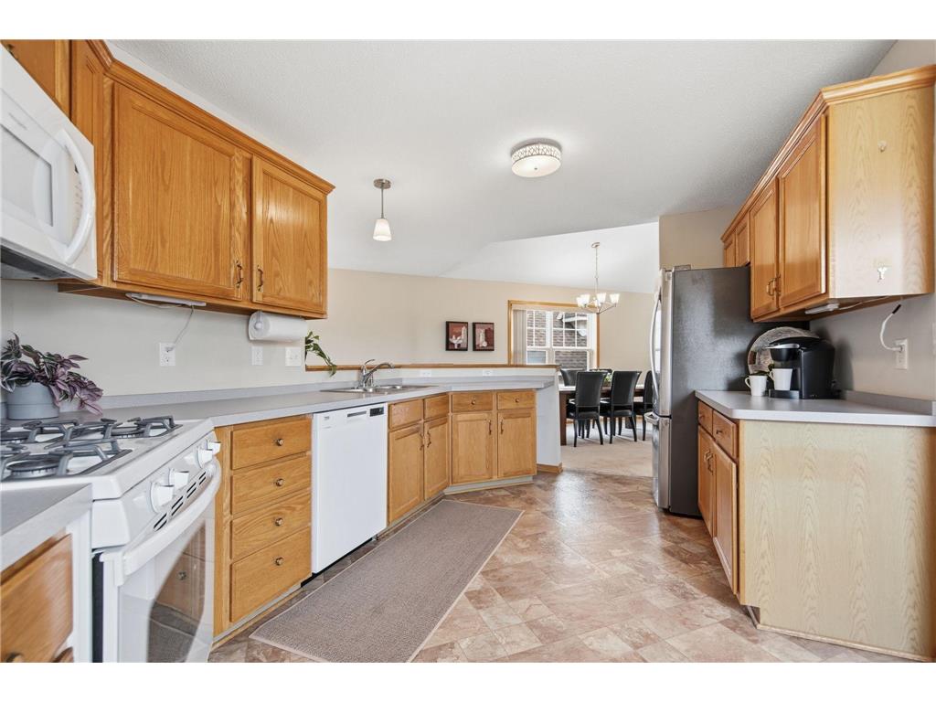 10272 Country Club Curve Woodbury MN 55129 7048124 image4