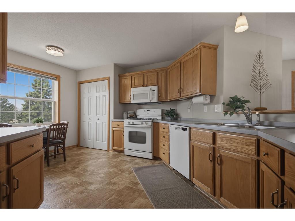 10272 Country Club Curve Woodbury MN 55129 7048124 image5