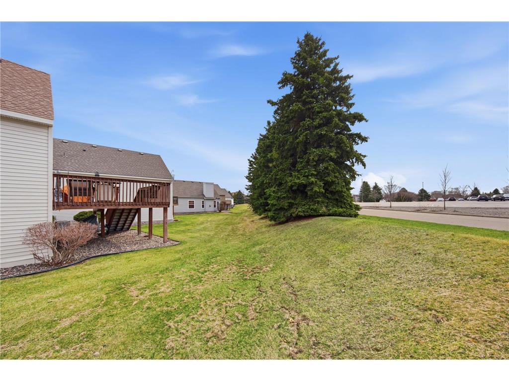 10272 Country Club Curve Woodbury MN 55129 7048124 image53