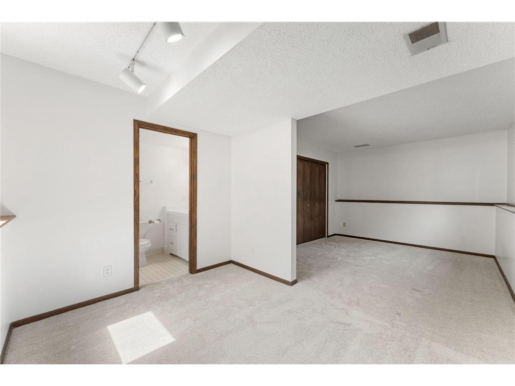 10276 Winter Place Eden Prairie MN 55347 7075417 image32