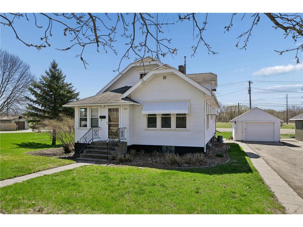 1028 10th Street E Glencoe MN 55336 7048877 image1