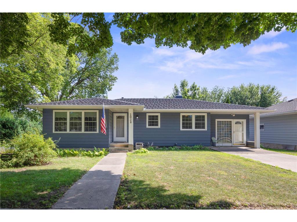 1028 13th Street E Glencoe MN 55336 7020977 image1