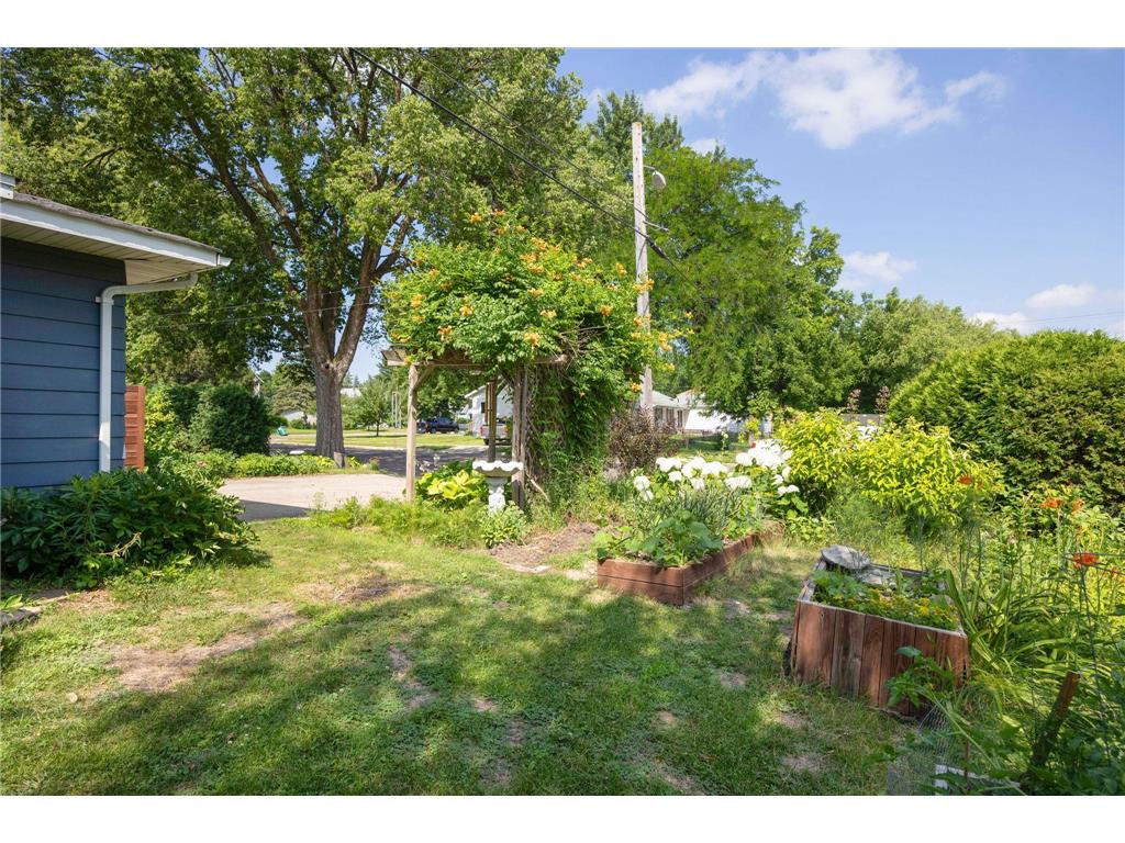 1028 13th Street E Glencoe MN 55336 7020977 image24