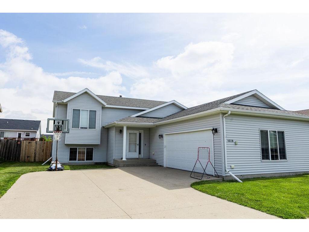 1028 39 Avenue W West Fargo ND 58078 7110863 image1