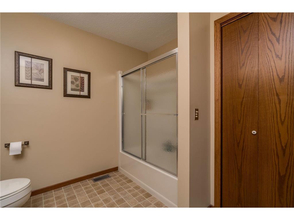 1028 Shady Oak Drive North Mankato MN 56003 7104539 image40