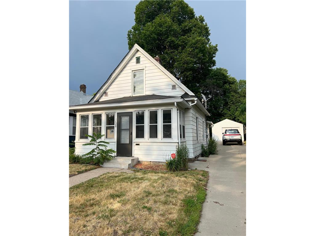 1028 Western Avenue N Saint Paul MN 55117 6392521 image1