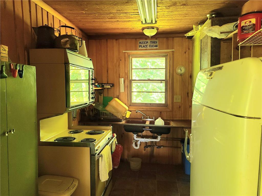 10281 Sullivan Bay Orr MN 55771 - Ash River 6428009 image9