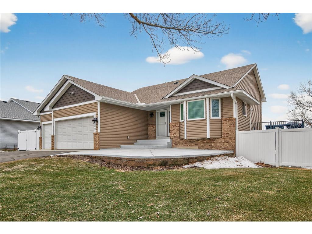 10282 Madison Street NE Blaine MN 55434 7027337 image1