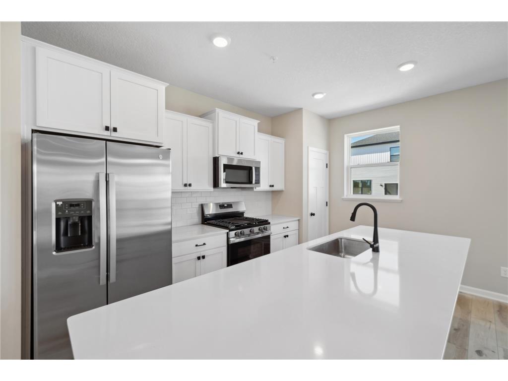 10285 Birchwood Circle Victoria MN 55318 6656120 image1