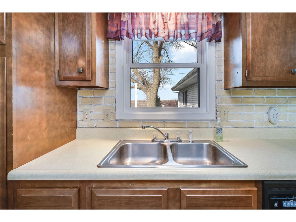 103 7th Street N Swea City IA 50590 7051919 image17