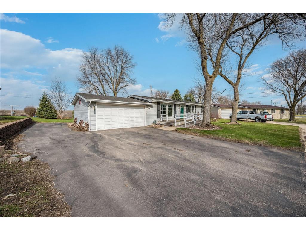 103 7th Street N Swea City IA 50590 7051919 image2