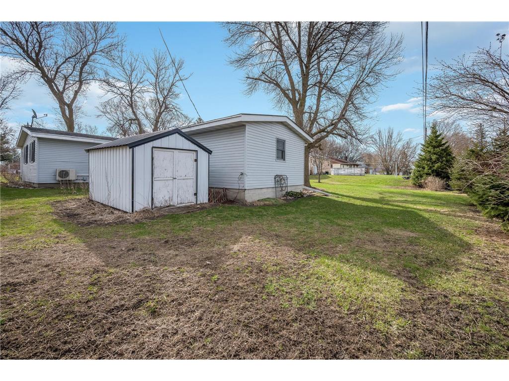 103 7th Street N Swea City IA 50590 7051919 image8