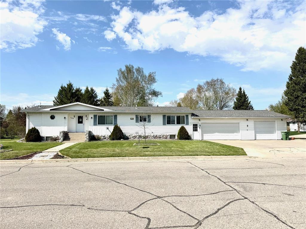 103 8th Street SW Roseau MN 56751 7034071 image1