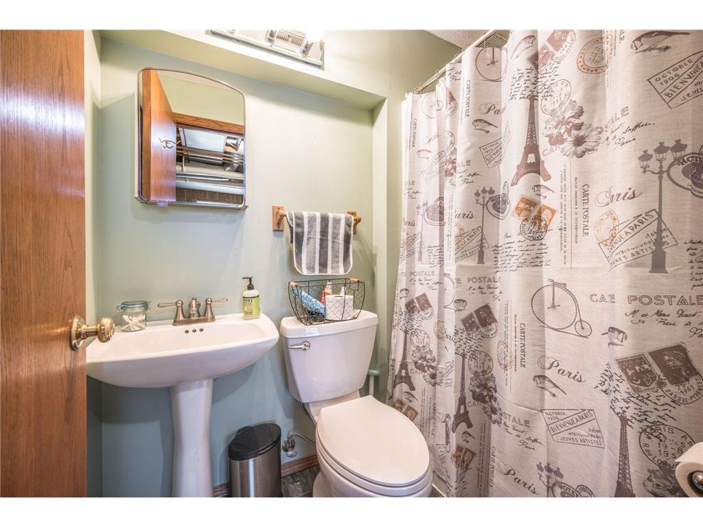 103 E Interlaken Road Fairmont MN 56031 7037404 image23