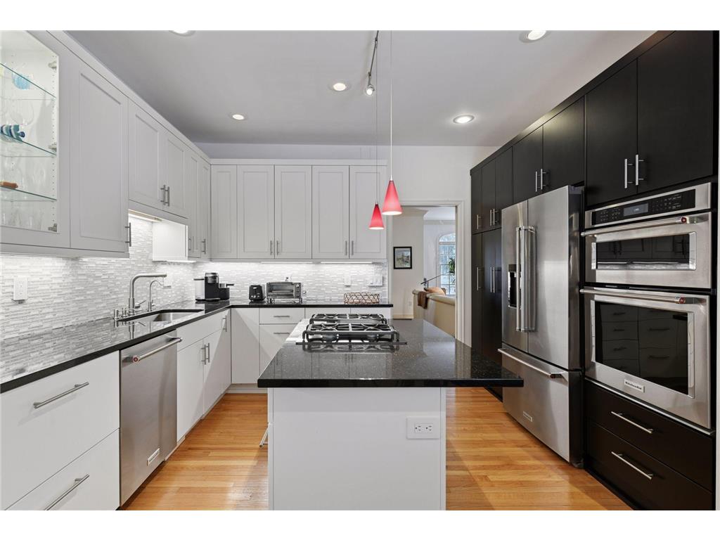 103 Edgewood Court Wayzata MN 55391 6826234 image1