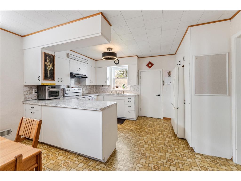 103 South Street W Caledonia MN 55921 7055308 image14