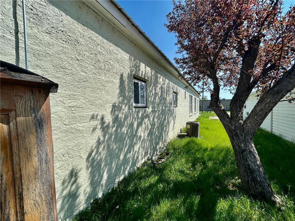 103 W Main Street Ottertail MN 56571 6721828 image4