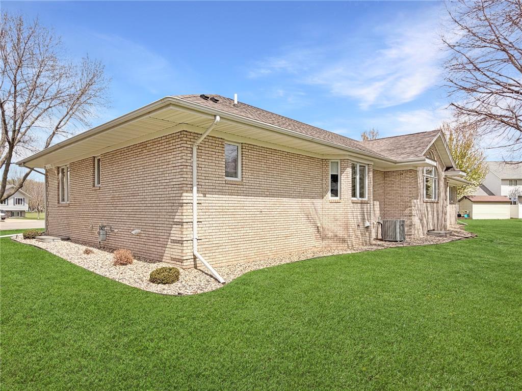 103 Whitney Circle Marshall MN 56258 7069198 image54