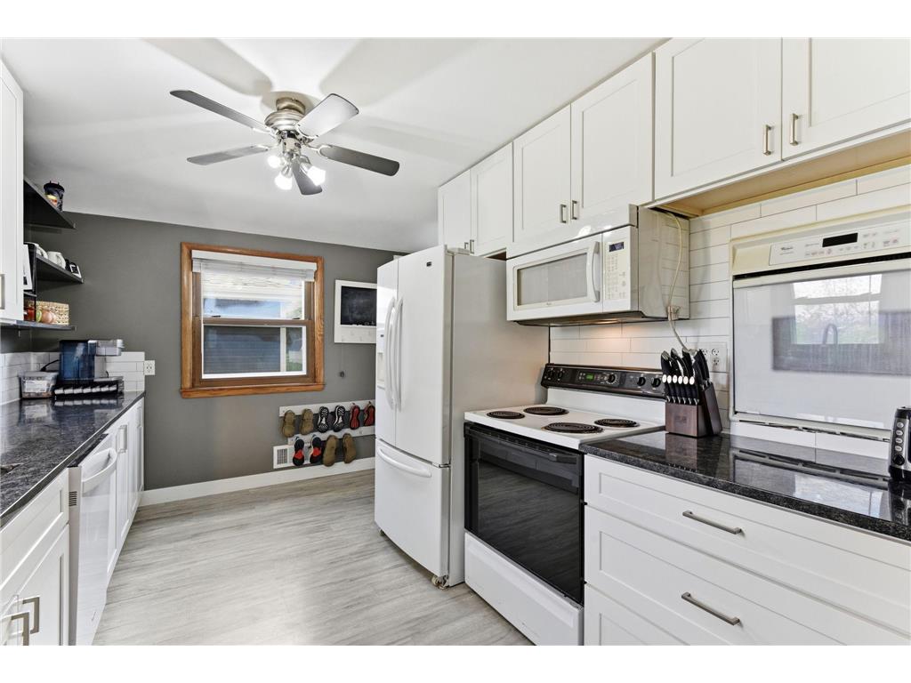 1030 Kenneth Street Eagan MN 55121 7068950 image11