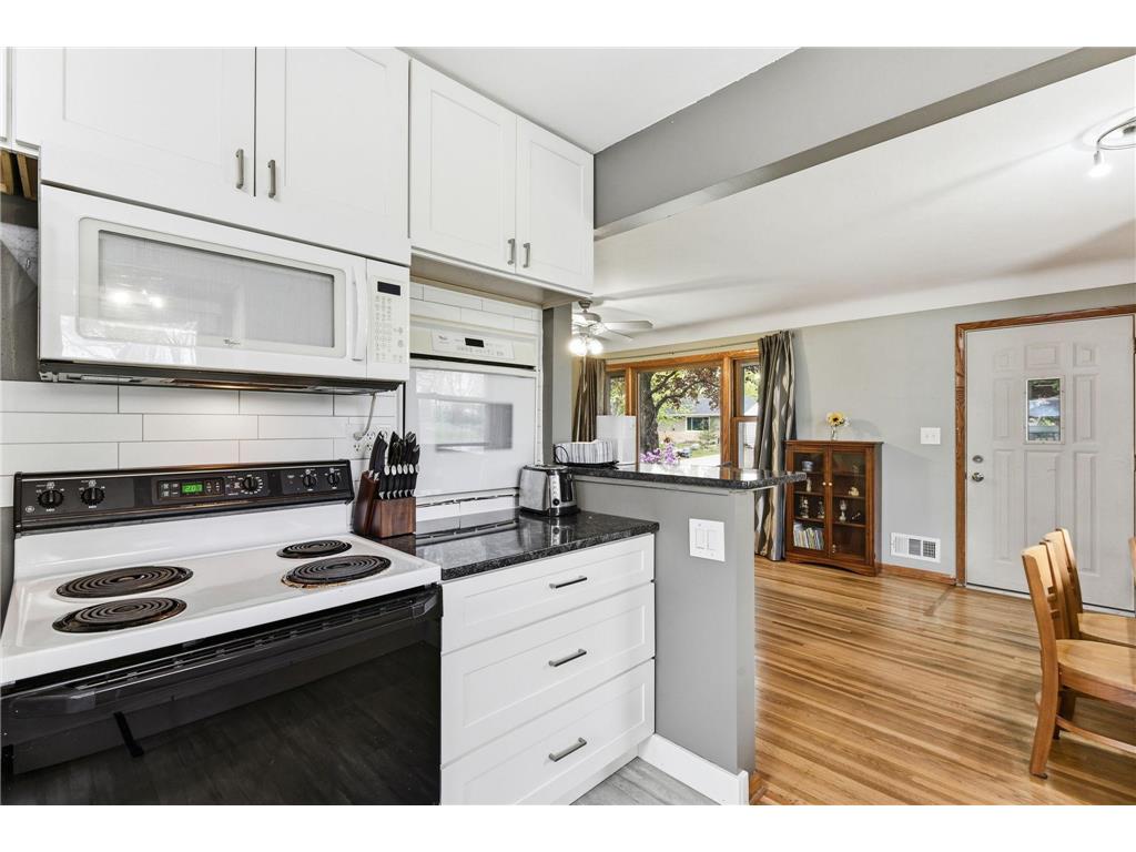 1030 Kenneth Street Eagan MN 55121 7068950 image12