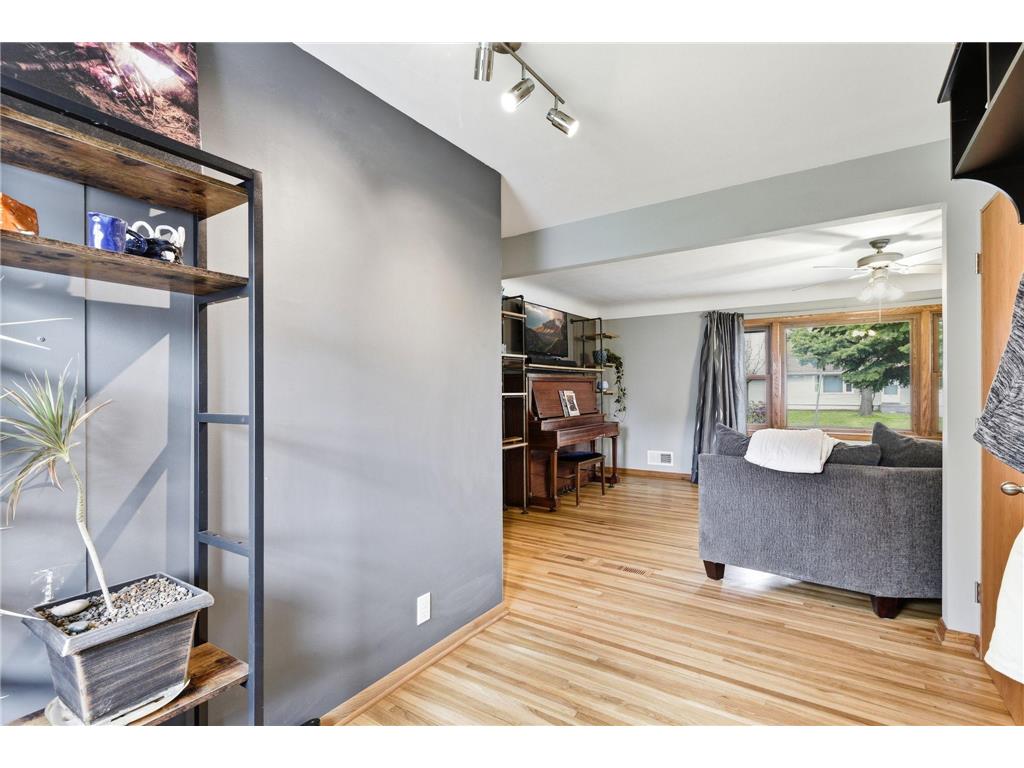 1030 Kenneth Street Eagan MN 55121 7068950 image14