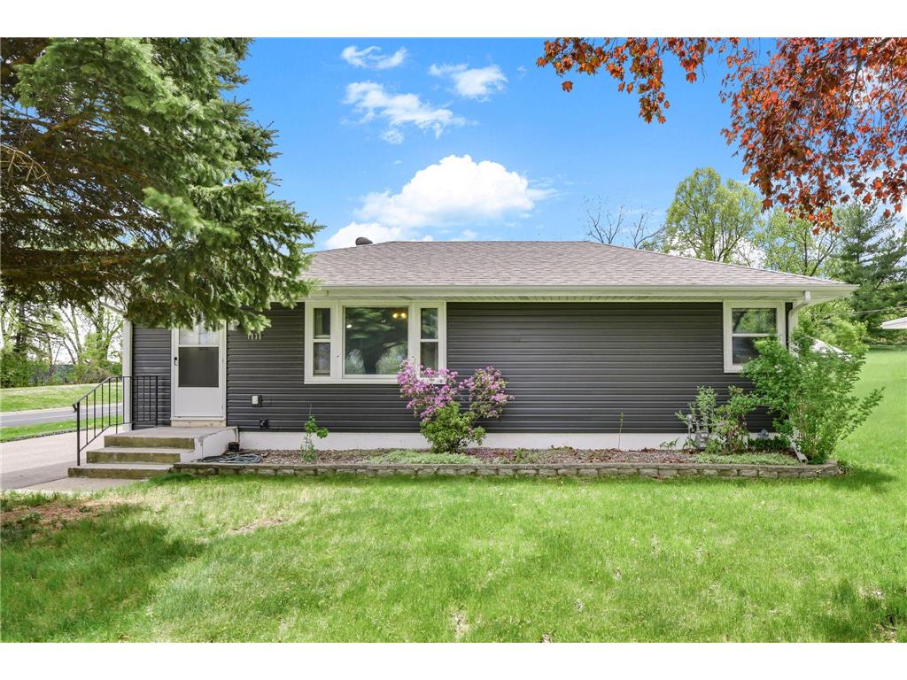 1030 Kenneth Street Eagan MN 55121 7068950 image2