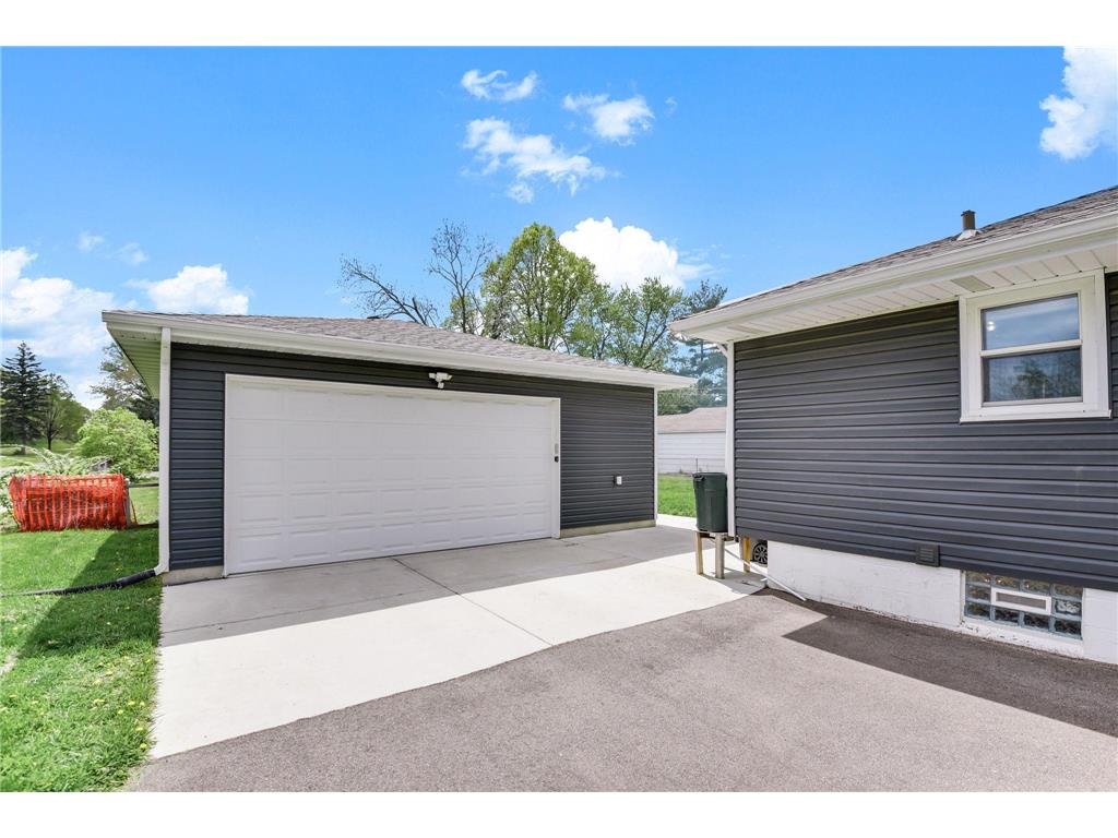 1030 Kenneth Street Eagan MN 55121 7068950 image3