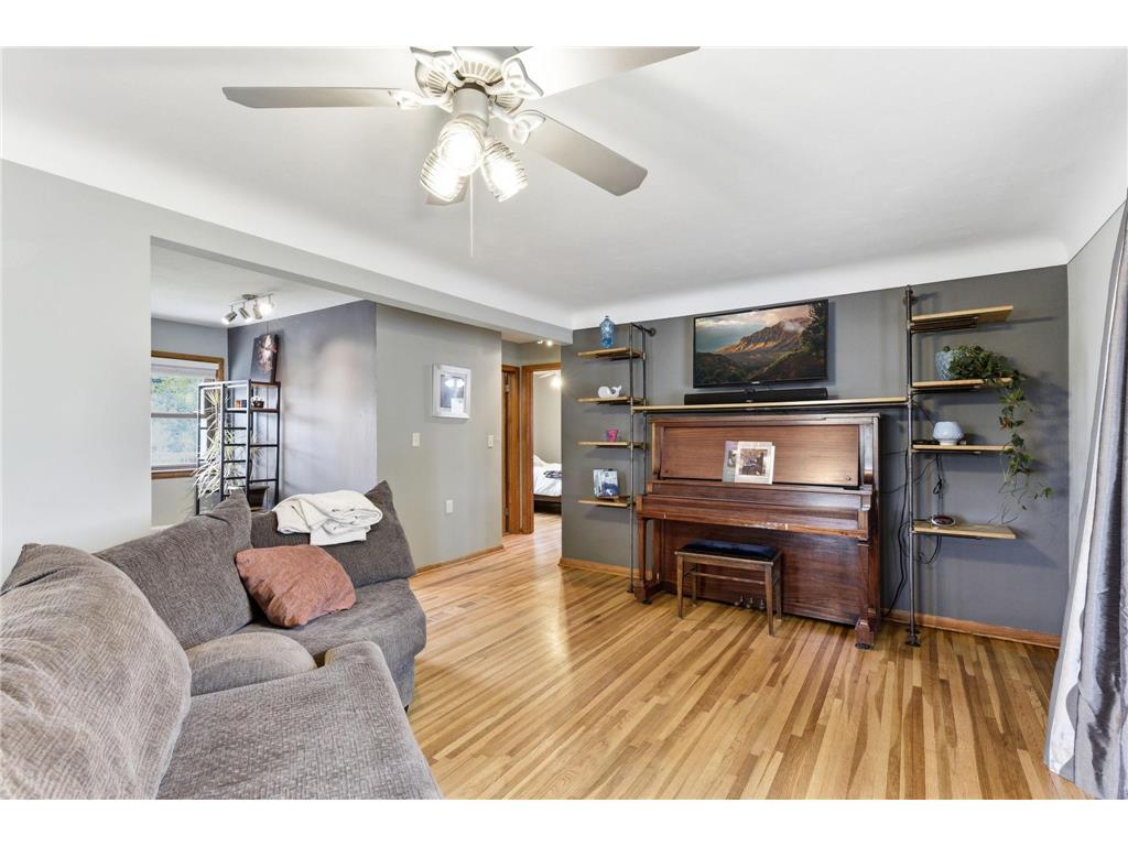 1030 Kenneth Street Eagan MN 55121 7068950 image5