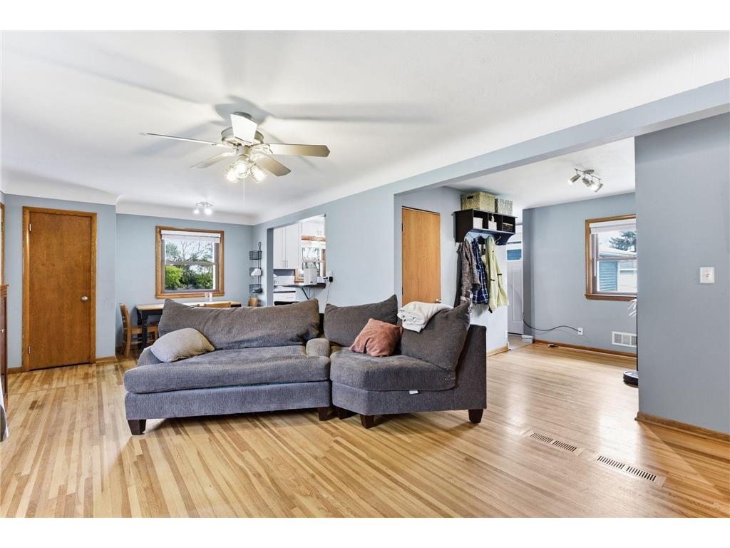 1030 Kenneth Street Eagan MN 55121 7068950 image6