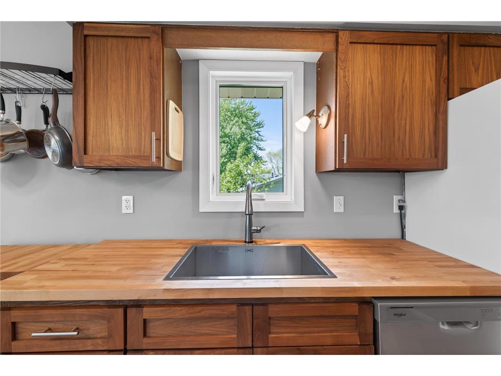 1030 Whitney Drive Apple Valley MN 55124 7068845 image12