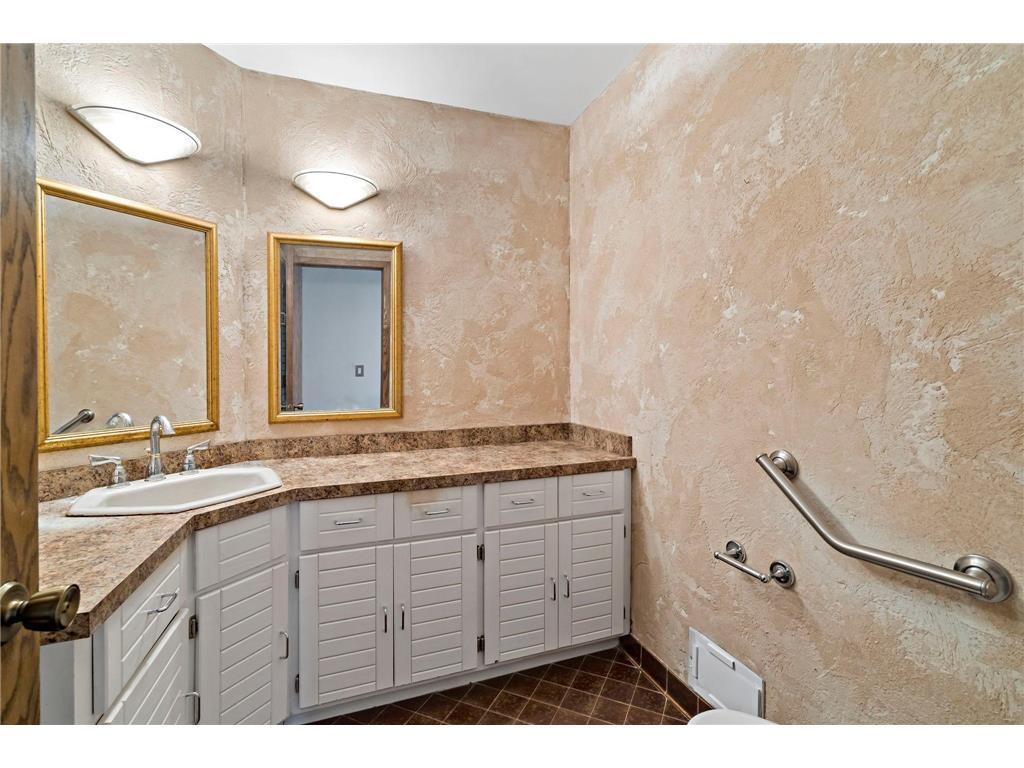 10300 27th Avenue N Plymouth MN 55441 - Medicine Lake 7065744 image16