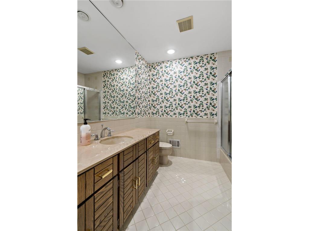 10300 27th Avenue N Plymouth MN 55441 - Medicine Lake 7065744 image31
