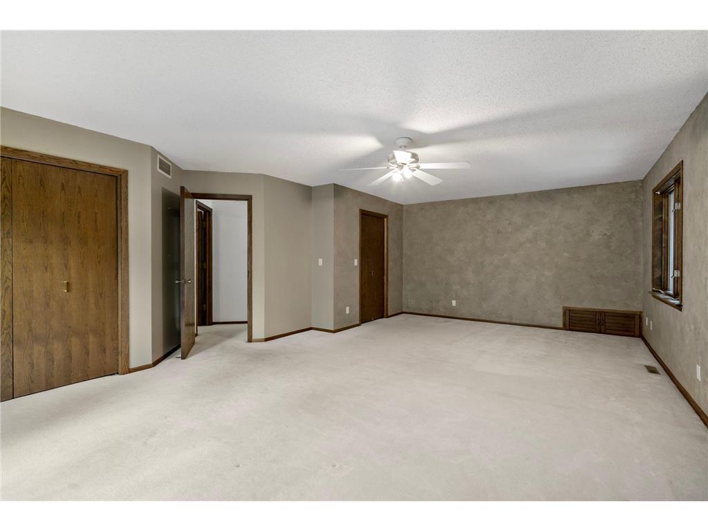 10300 27th Avenue N Plymouth MN 55441 - Medicine Lake 7065744 image36