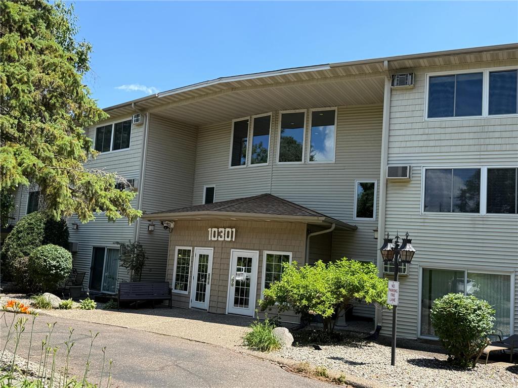 10301 Cedar Lake Road #102 Minnetonka MN 55305 7069434 image1