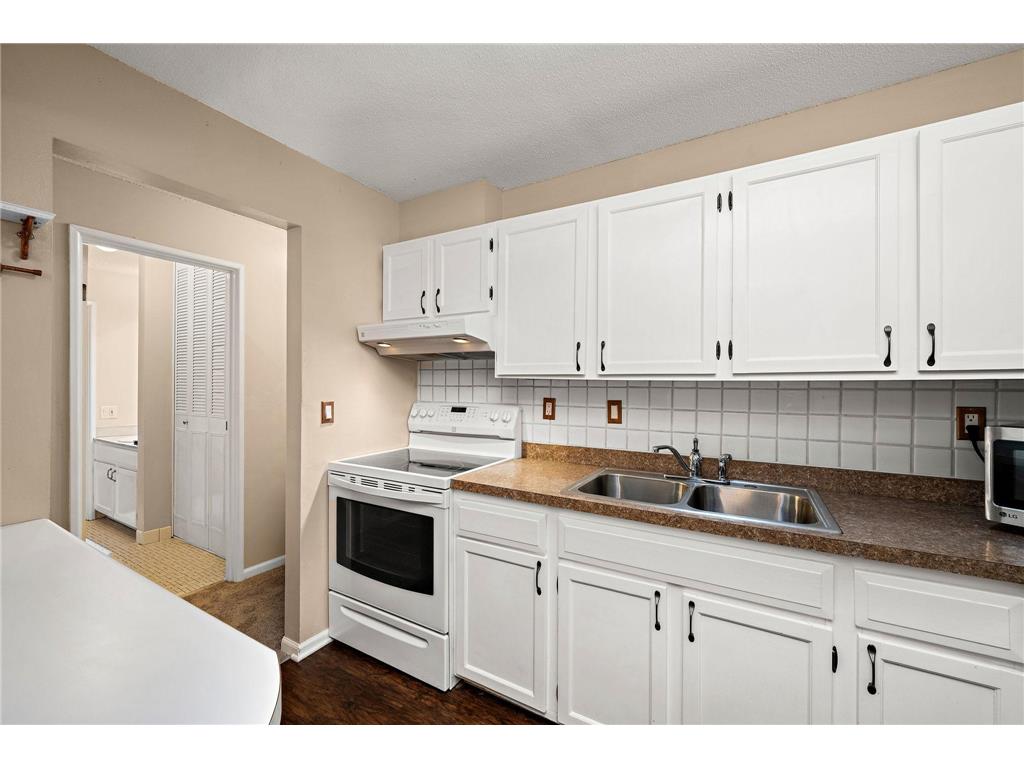10301 Cedar Lake Road #201 Minnetonka MN 55305 7079111 image10