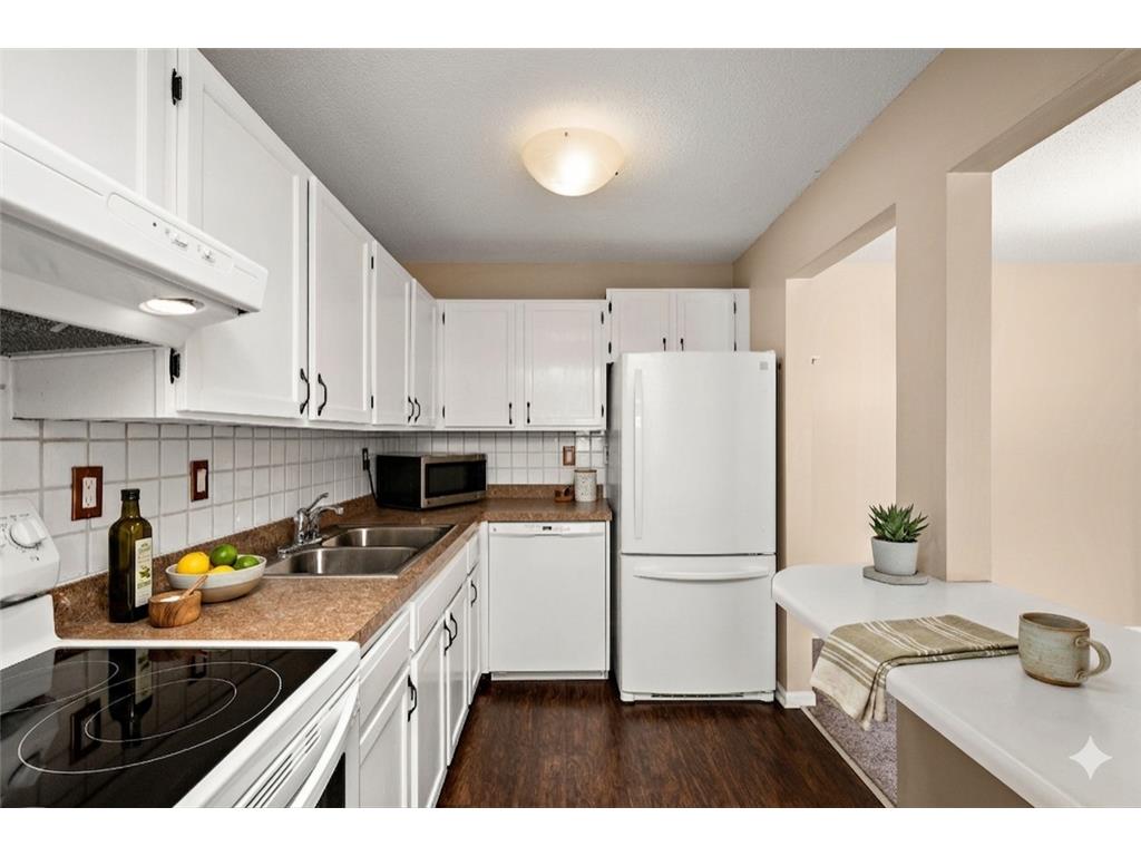 10301 Cedar Lake Road #201 Minnetonka MN 55305 7079111 image11