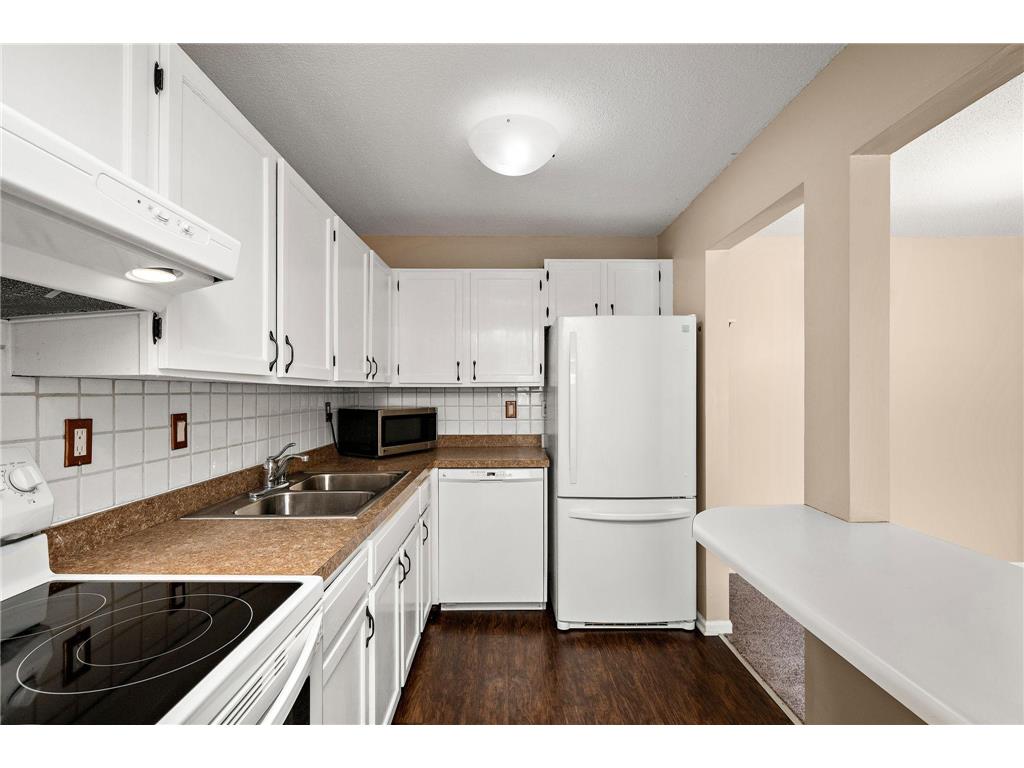 10301 Cedar Lake Road #201 Minnetonka MN 55305 7079111 image12