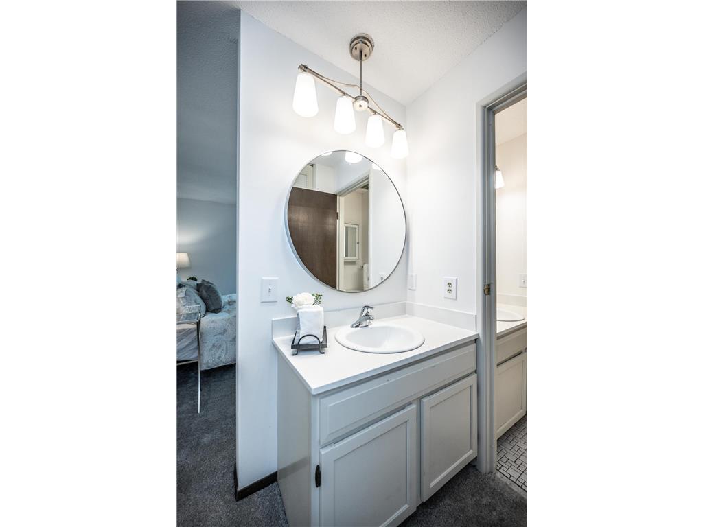 10301 Cedar Lake Road #320 Minnetonka MN 55305 7046315 image14