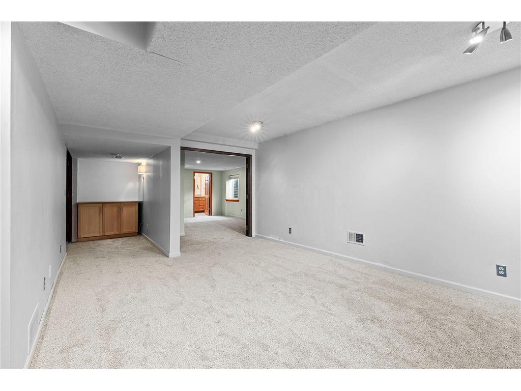 10302 Toledo Circle Bloomington MN 55437 7048992 image35