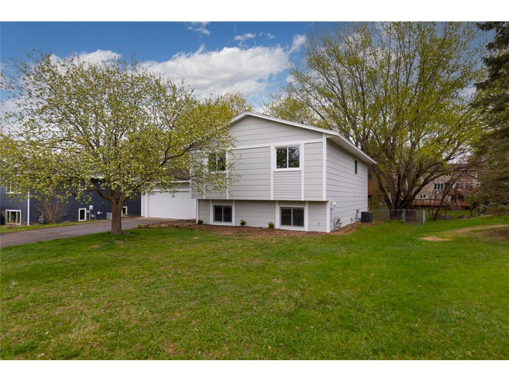 10307 Englewood Drive Eden Prairie MN 55347 7061420 image2