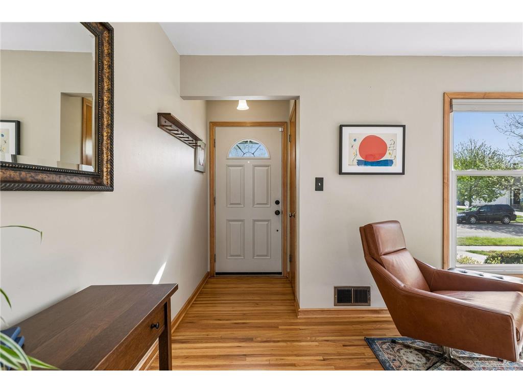 1031 Bowdoin Street Saint Paul MN 55116 7019222 image2