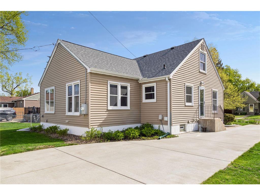 1031 Bowdoin Street Saint Paul MN 55116 7019222 image33