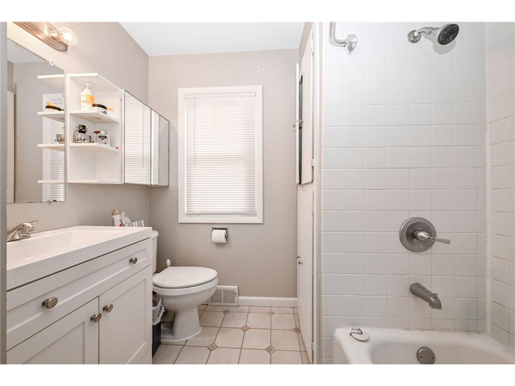 1031 Sumter Avenue N Golden Valley MN 55427 7087168 image14