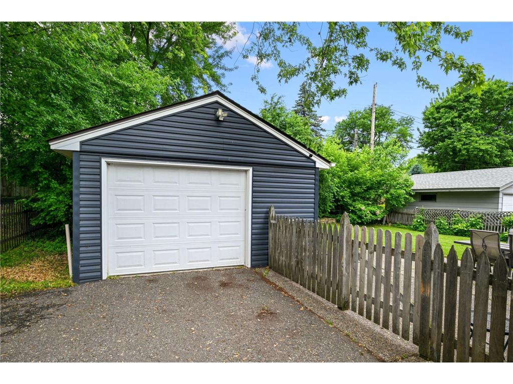 1031 Sumter Avenue N Golden Valley MN 55427 7087168 image23