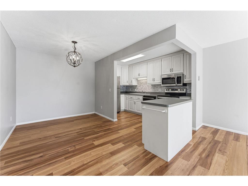 10311 Cedar Lake Road #103 Minnetonka MN 55305 7008324 image4