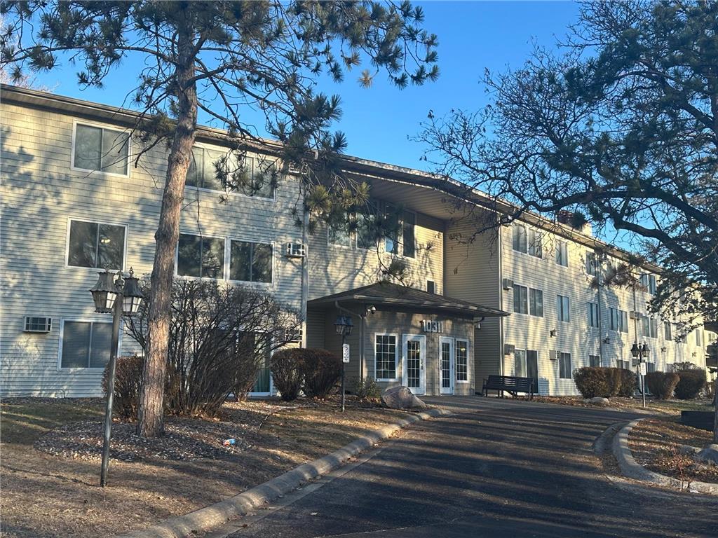10311 Cedar Lake Road #108 Hopkins MN 55305 6638073 image1