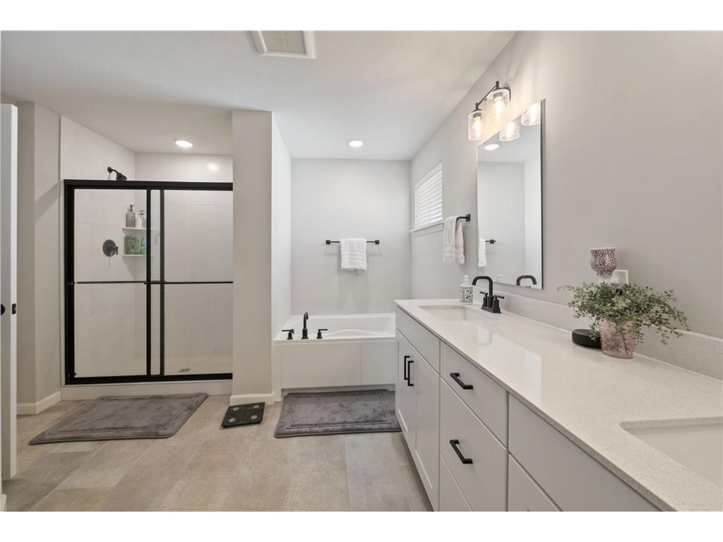 10318 McGregor Boulevard Woodbury MN 55129 6810548 image22