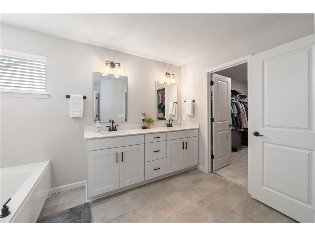 10318 McGregor Boulevard Woodbury MN 55129 6810548 image23