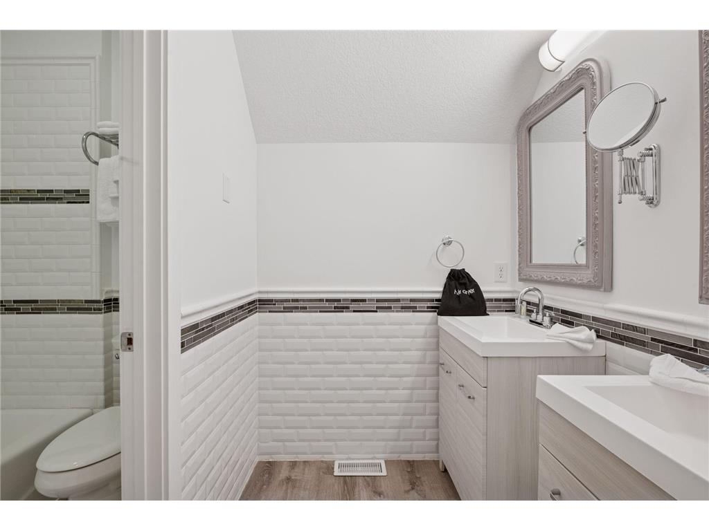 1032 Gardner Street E Wayzata MN 55391 7041006 image29
