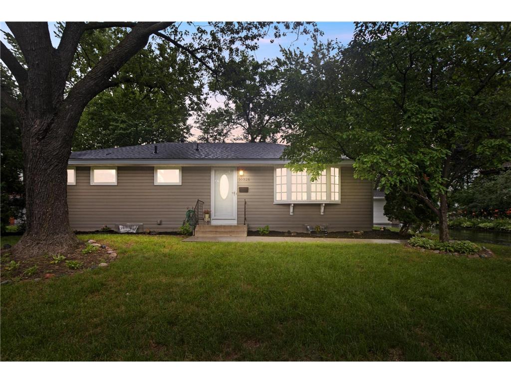 10325 Vincent Avenue S Bloomington MN 55431 6759609 image1